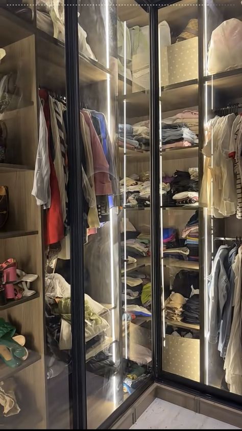 Full Closet Aesthetic, Dream Closet Aesthetic, Law Student Aesthetic, Modern Tv Room, Best Friend Dates, Full Closet, Dream Closet Design, Closet Aesthetic, Closet Layout