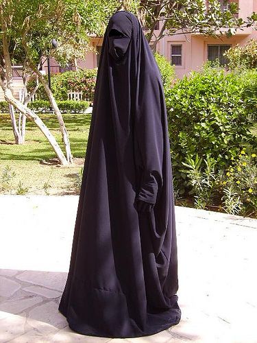 chador | Digital camera | Ulania | Flickr Modesty Women, Full Niqab, Syrian Culture, Muslim Women Clothing, Muslim Religion, Hijab Beauty, Muslimah Outfit, Niqab Fashion, Hijab Niqab