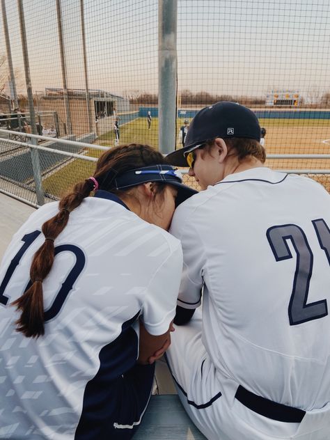 Baseball Boyfriend Softball Girlfriend, Softball Baseball Couples, Softball And Baseball Couple Goals, Baseball And Softball Couple, Baseball Boy Aesthetic, Baseball Boyfriend, Baseball Couples, Fair Pictures, Girl Couple