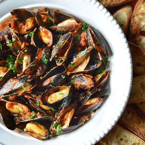 Mussel Recipes, Andrew Zimmern, Mussels Recipe, Shell Fish, Best Seafood Recipes, Spicy Tomato Sauce, Shellfish Recipes, Summer Dishes, Fish Dishes