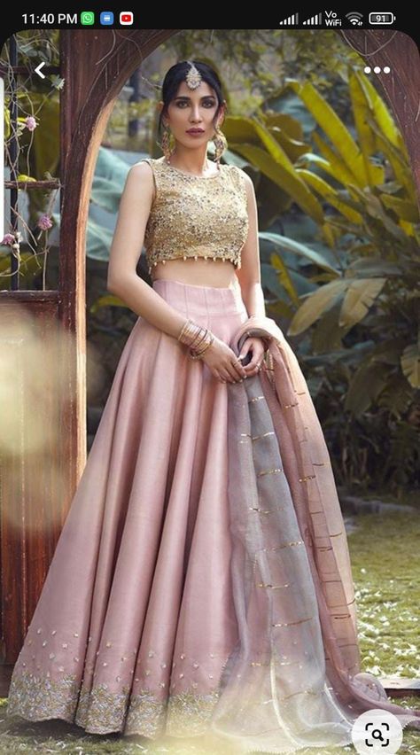 Wedding Guest Dress Indian, Grand Lehenga, Lehenga For Reception, Kerala Engagement Dress, Engagement Lehenga, Eastern Dresses, Simple Lehenga, Wedding Lehenga Designs, January Wedding