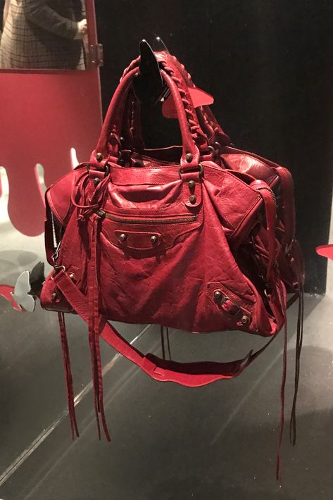 Tomato red Balenciaga City bag. Balenciaga classic City, Balenciaga bag, Balenciaga lover, Balenciaga collector. pursesandpugs Red Balenciaga, Chanel Mini Flap Bag, Fashion Student, Chanel Jumbo, Balenciaga Handbags, Instagram Paris, Chanel Mini, Classic Flap Bag, D P