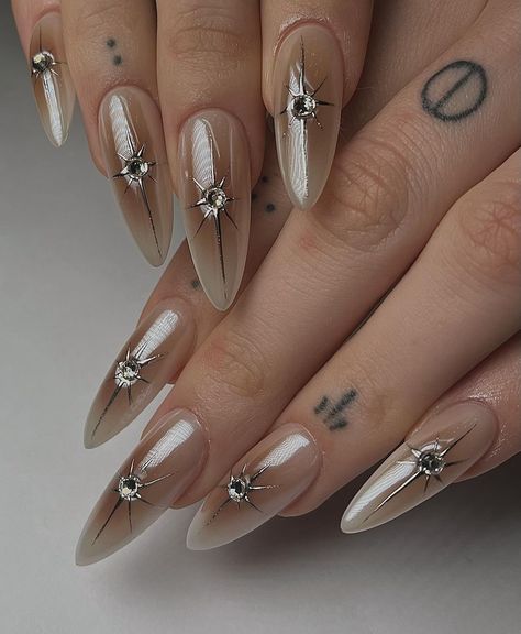 Goth Wedding Nails, Latte Nail Art, Bridgerton Nails Ideas, Medieval Nails, Latte Nails, Trendy Things, Goth Vibes, Manicure Art, Milky Nails