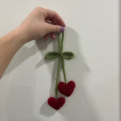 Boyfriend Crochet Gift Ideas, Things To Crochet For Valentines Day, Couple Crochet Gifts, Crochet Projects For Friends, Crochet For Girlfriend, Mini Valentines Gift Ideas, Crochet Ideas For Car, Crochet Gifts For Girlfriend, Crochet Ideas For Guys