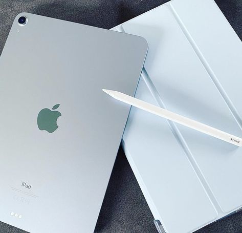 Ipad Air Silver, Apple Ipad Air Aesthetic, Blue Ipad Air Aesthetic, Ipad Air 5 Blue Aesthetic, Ipad Air Blue Aesthetic, Ipad Blue Aesthetic, Ipad Air 5th Generation Aesthetic, Ipad 10th Generation Blue, Ipad Air 4 Aesthetic