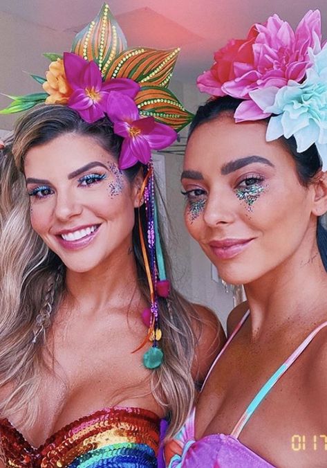 Rio Carnival Outfit Ideas, Club Tropicana Party, Caribbean Hairstyles, Caribbean Theme Party, Carnaval Kids, Carnival Hairstyles, Carnaval Outfit, Make Carnaval, Theme Carnaval