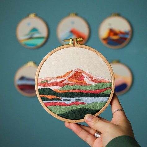 embroidery ideas Mountain Scape Embroidery, Hand Embroidery Mountains, Embroidery Patterns Mountains, Beginners Embroidery Patterns, Rv Embroidery, Embroidery Landscape Easy, Fun Embroidery Ideas, Mountain Embroidery Pattern, Medieval Embroidery Patterns