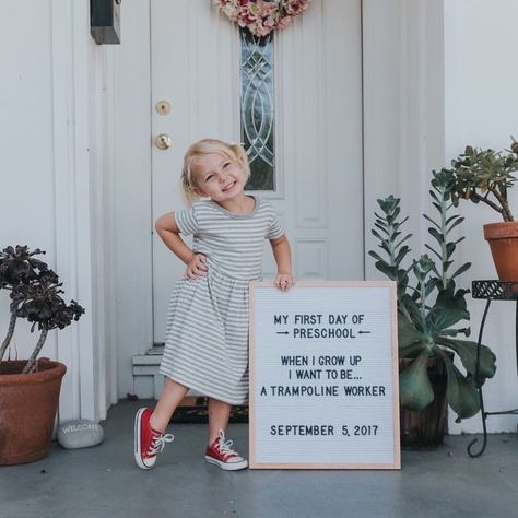 First Day Of School Photos, First Day Of School Pictures, Birth Announcement Template, Future Mommy, Foto Baby, Future Family, Future Mom, 1st Day Of School, Picture Day