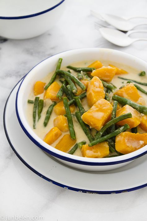 Ginataang Kalabasa at Sitaw (Butternut Squash and Yard Long Beans in Coconut Milk) Ginataang Kalabasa, Yard Long Beans, Philippine Cuisine, Philippines Recipes, Long Beans, Filipino Foods, Philippines Food, Filipino Dishes, Pinoy Food