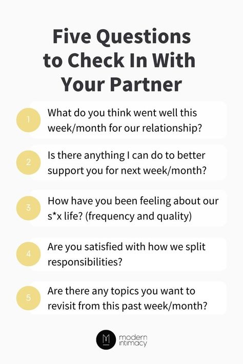 White background with 5 questions to ask for a relationship check in. Question 1: "What do you think went well this week/month for our relationship?" Questions 2: "Is there anything I can do to better support you for next week/month?" Question 3: "How have you been feeing about our s*x life? (frequency and quality)" Question 4: "Are you satisfied with how we split responsibilities?" Question 5: "Are there any topics you want to revisit from this past week/month?" Relationship Check Up Questions, Couple Check Up Questions, Questions To Help Your Relationship, Relationship Questions Counseling, How To Check In With Your Partner, Partner Check In, How To Work On A Relationship, Partner Check In Questions, How To Fix A Relationship Communication