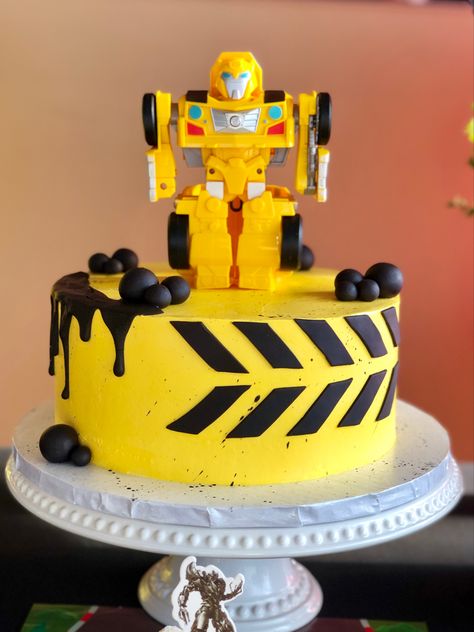 Bumblebee Transformers Cake Transformers Birthday Cake Bumble Bee, Bumble Bee Transformer Cake Ideas, Transformers Birthday Cake Diy, Transformers Bumblebee Birthday, Bumble Bee Cake Transformers, Transformer Cakes For Boys, Trans4mer Birthday, Bumble Bee Transformers Birthday Party, Bumblebee Transformers Birthday Party