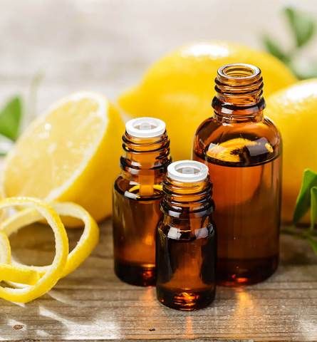 Lemon Essential Oil Benefits, Hand Sanitizer Recipe, Foaming Hand Soap Recipe, Antibacterial Essential Oils, Benefits Of Lemon, Oil For Skin, Essential Oil Spray, Lemon Essential Oil, Essential Oil Diffuser Recipes