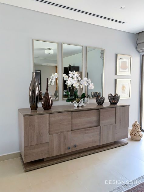 Mirror Above Dining Room Buffet, Mirrors Over Buffet, Mirror Sideboard Dining Room, Mirror Over Credenza Dining Rooms, Dinning Buffet Design Modern, Buffet Mirror Dining Room, Mirror Above Buffet, Modern Mirror Sideboard, Mirror Over Buffet Dining Room