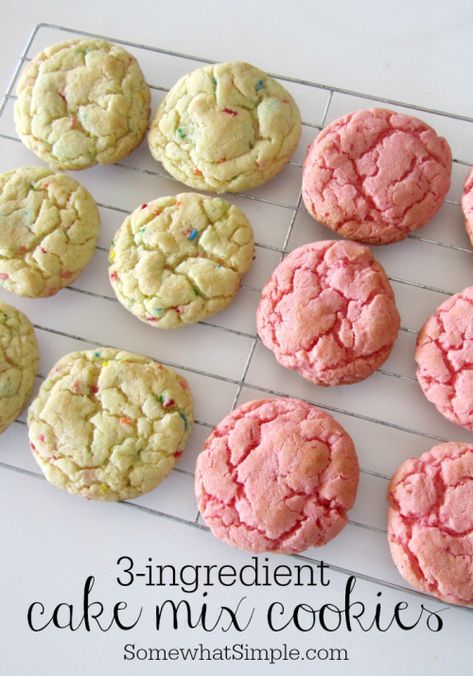 Easy cookie recipe using cake mix! Lemon Cake Mix Cookies, 3 Ingredient Cakes, Cake Box Cookies, Recipes Using Cake Mix, Soya Mumu, Cake Mix Cookie Recipes, Lemon Cake Mixes, Cake Mix Recipes, Cake Mix Cookies