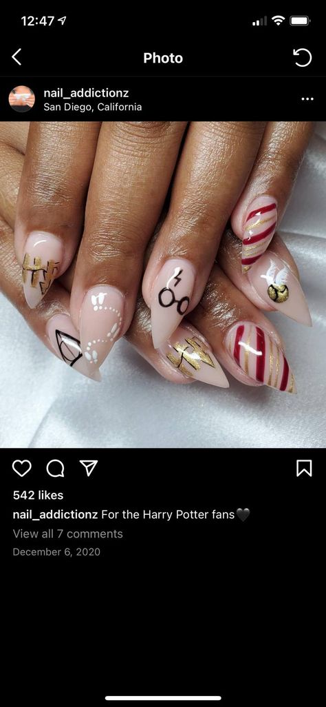 Halloween Nails Harry Potter, Hermione Granger Nails, Universal Nails Harry Potter, Hedwig Nails, Grifindor Nails, Universal Themed Nails, Universal Studios Orlando Nails, Christmas Harry Potter Nails, Harry Potter Nails Designs Gryffindor