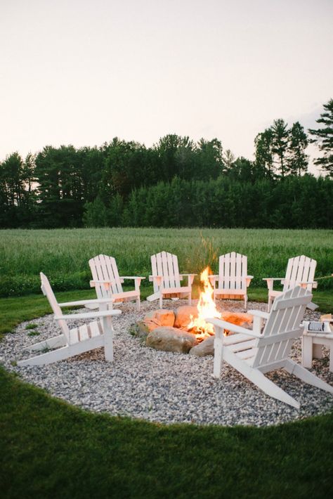 The 15 Best Backyard Entertaining Ideas, According to Pinterest | Brit + Co Fire Pit Plans, Outdoor Fire Pit Area, Outdoor Fire Pit Designs, Fire Pit Landscaping, Cheap Backyard, Backyard Seating, Fire Pit Area, Fire Pit Designs, Diy Fire Pit