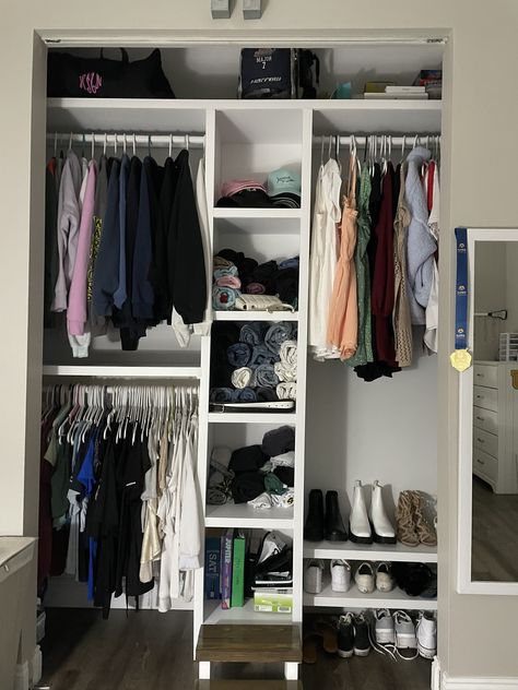 Trendy Closet Ideas, Bedroom Ideas For Closets, Bed Rooms Closet Ideas, Room Inspiration Bedroom Closet, Vision Board New Wardrobe, Room Decor Bedroom Closet, Apartment Decorating Closet, Closet Organization Small Bedroom, Cloth Closet Ideas