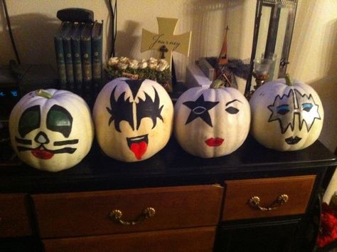 KISS Pumpkins Kiss Pumpkin, Pumpkins Crafts, Kiss Painting, Crafts Holiday, Pumpkin Carving Ideas, Pumpkin Carving Templates, Carving Ideas, Painted Pumpkins, Pumpkin Carving