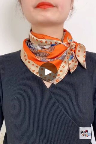 Short Scarf Tying, Silk Neck Scarf Outfit, Small Scarf Tying, Scarf Tips, Neck Scarf Outfit, Scarf Tying Tutorial, Square Scarf Tying, Silk Scarf Tying, Clothes Tips