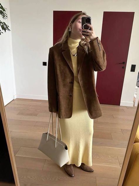 Butter Yellow Outfit, Yellow Skirt Outfits, Yellow Outfits, Winter Inspo, Yellow Outfit, Brown Outfit, Minimal Outfit, Autumn Outfits, Fall Winter 2024