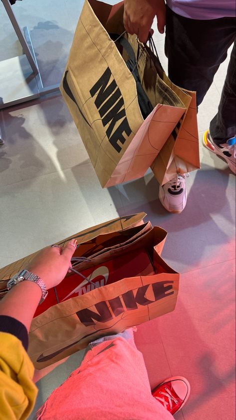 #shop #shopping #nike #nikesneakers #shoppingaesthetic #aesthetic #aesthetictumblr Shoe Shopping Aesthetic, Nike Store Aesthetic, Shopping Aesthetic Pictures, Nike Shopping Bag, Shopping Aesthetic Bags, Shopping Spree Aesthetic, Shopping Spree Bags, Shopping Bags Aesthetic, Nike Shopping