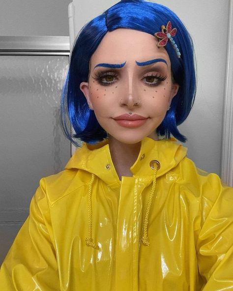 Coraline Cosplay, Coraline Makeup, Coraline Costume, Quick Costumes, Mermaid Halloween Costumes, Horror Halloween Costumes, Classy Halloween Costumes, Creepy Halloween Makeup, Hot Halloween Outfits