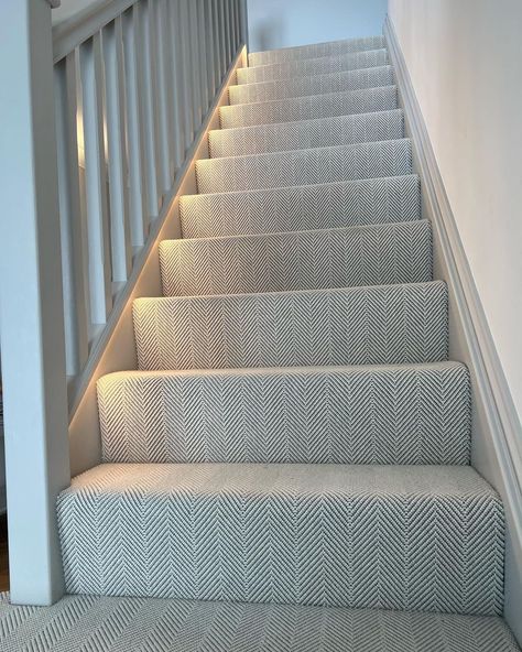 We had to share these snaps of @laurensycamore's beautiful staircase featuring our gorgeous Gatsby herringbone design in ‘Ivory' colourway… | Instagram White Home With Colorful Accents, Hall Stairs And Landing Carpet Ideas, Herringbone Carpet Stairs And Landing, Carpet Staircase Ideas, Stairs And Landing Carpet Ideas, Herringbone Staircase, Herringbone Stairs, Staircase Ideas Carpeted, Herringbone Carpet Stairs