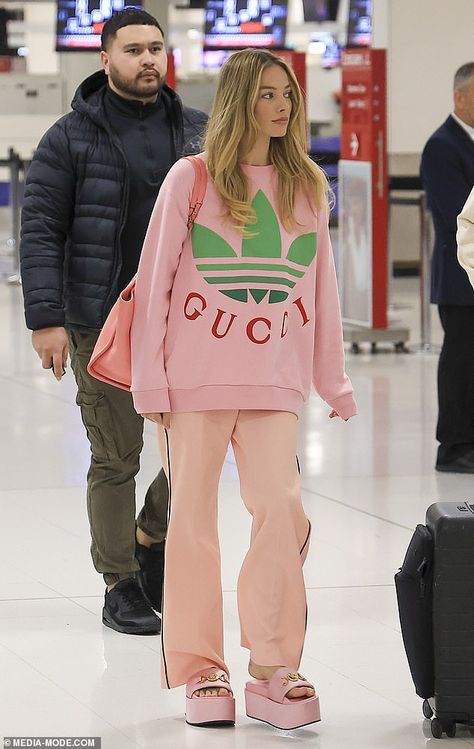 Barbie star Margot Robbie stuns in pink designer ensemble in Sydney Margot Robbie Outfit, Margot Robbie Photos, Summer Outfits 2017, Barbie Star, Margot Robbie Style, Summer Trends Outfits, Barbie Movie, Movies Outfit, Barbie Movies