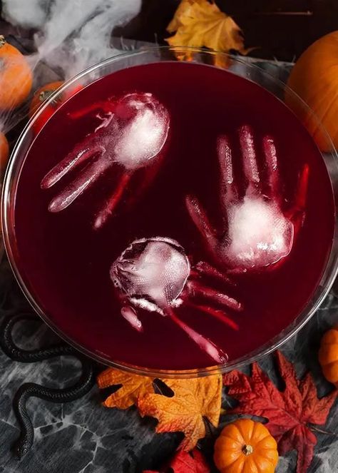 Gluten Free Halloween Food, Halloween Party Punch, Scary Halloween Food, Simple Halloween Decor, Gluten Free Halloween, Cheap Halloween Decorations, Classy Halloween Decor, Vegan Halloween, Halloween Games For Kids