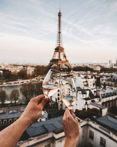 Cheers, Paris 🥂 @shangrilaparis #shangrila #shangrilaparis #paris #france Paris Aesthetic Night, Paris Mood Board, Shangri La Paris, Paris Honeymoon, Paris Couple, Water Challenge, Paris Dream, Paris Vibes, Parisian Life