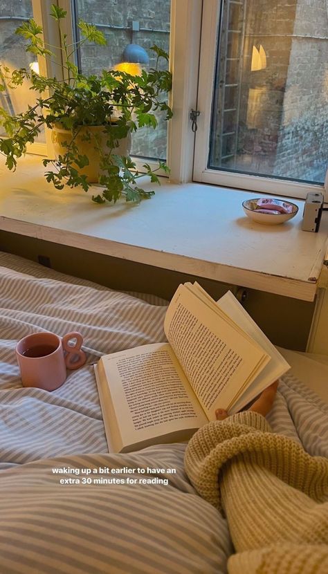 Reading Motivation, Improvement Books, Bedtime Reading, Books For Self Improvement, Before Sleep, Girl Reading, Bedtime Routine, Coffee And Books, Book Girl