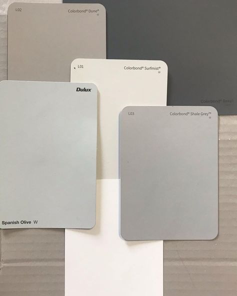 Dulux Surfmist Exterior, Surfmist House Exterior, Surfmist Exterior Paint, Colorbond Surfmist Roof, Colourbond Surfmist Exterior, Surfmist Exterior Cladding, Shale Grey Roof Colour Schemes, House External Colour Scheme, Surfmist Roof Colour Schemes