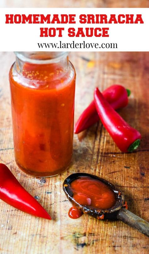 Here is a super easy recipe for homemade sriracha Thai sweet chilli sauce to add to all sorts of foods from mayo to burgers and of course Thai food too. #sriracha #srirachasauce #chillisauce #thaichillisauce #thaifood #thaisauce #sweetchillisauce #homemadesauces #larderlove Homemade Sriracha Sauce Recipe, Homemade Sriracha Sauce, Sweet Chilli Sauce Recipe, Sriracha Sauce Recipe, Homemade Sriracha, Siracha Sauce, Sriracha Recipes, Hot Sauce Recipe, Homemade Chilli