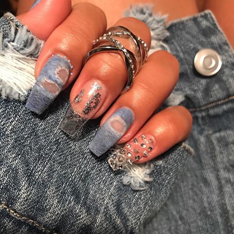 A good pair of jeans will never go out of style, especially when they're on a set of nails. Denim Nails, Nailart Tutorial, Emerald Nails, Natural Nail Art, Fantasy Nails, Lace Nails, Shellac Nails, Popular Nails, Birthday Nails