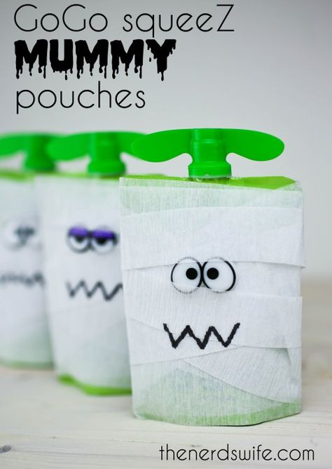 GoGo squeeZ Mummy Pouches are an easy and fun Halloween snack to give out as a healthy alternative to candy! Preschool Halloween Party, Fun Halloween Snacks, Classroom Snacks, Gogo Squeez, Halloween Class Party, School Halloween Party, Healthy Halloween Treats, Halloween Snack, Hallowen Ideas