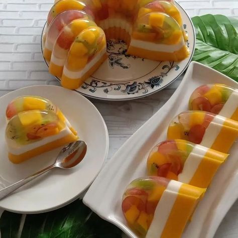 Puding Mangga, Sistem Pencernaan, Jelly Desserts, Amazing Food Decoration, Jello Recipes, Salad Recipes For Dinner, Sweet Recipes Desserts, Fruit Jelly, Pudding Desserts