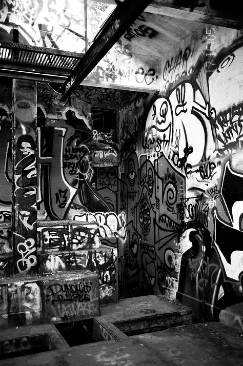 follow me on tumblr for more: howinkontheskin Wallpaper Grafite, Graffiti Black And White, Black White Graffiti, Tinkerbell Coloring Pages, Berlin Graffiti, Black And White Graffiti, Street Art News, Graffiti Wallpaper Iphone, Street Art Photography