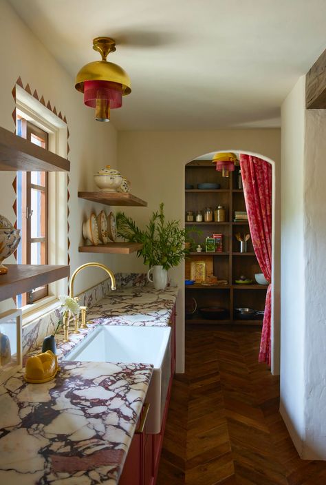 Spanish Inspired Home, English Country Cottages, Vintage Dining Room, Decoration Inspiration, California Homes, Counter Tops, Historic Home, Book Shelf, Architectural Digest