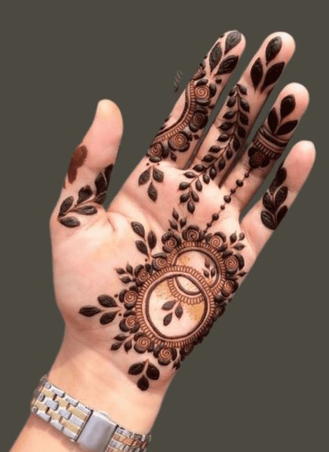 Mehandhi Designs For Front Hand, Flower Mendhi Design Front Hand, Minimal Palm Mehndi Design, Minimal Front Hand Mehndi Designs, Palm Mehndi Design Unique Modern, Minimal Mehndi Designs Palm Simple, Front Hand Mehendi Minimal, Flower Mehndi Designs Front Hand, Minimal Mehandi Design Palm