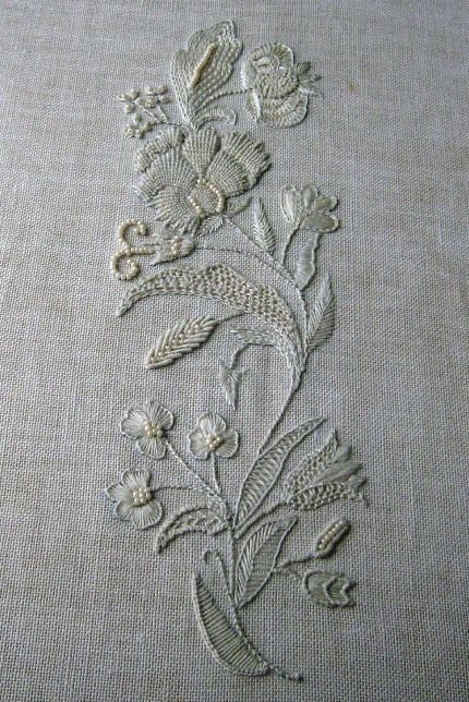 Whitework: Beautiful shadows – Needle Work Japanese Embroidery, Silk Ribbon Embroidery, Crewel Embroidery, Needle Work, Vintage Embroidery, Hand Embroidery Patterns, White Embroidery, Embroidery Inspiration, Ribbon Embroidery