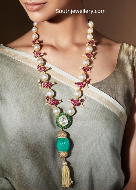 Traditional bird motif necklace made with diamond polki, rubies, emeralds and pearls by Khanna Jewellers. Khanna Jewellers, Long Necklace Designs, Necklace Photo, Fashion Indian, Diamond Necklace Designs, Beaded Necklace Designs, Antique Jewelry Indian, Indian Jewellery Design, Bird Motif