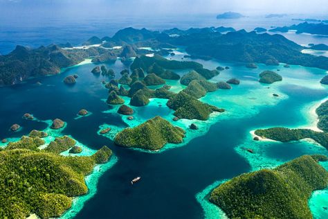 The 51 Most Beautiful Places in the World | Condé Nast Traveler Asia Beautiful Places, Indonesia Places To Visit, Travel India Beautiful Places Indian, Raja Ampat Aesthetic, Raja Ampat Landscape, Indonesia Tourism, Sustainable Interior, Bali Lombok, Raja Ampat