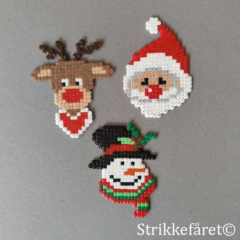 Jul Perler, Christmas Perler Beads, Hama Mini, Drawing Tutorial Easy, Bead Loom Patterns, Pearl Harbor, Loom Patterns, Loom Beading, Hama Beads