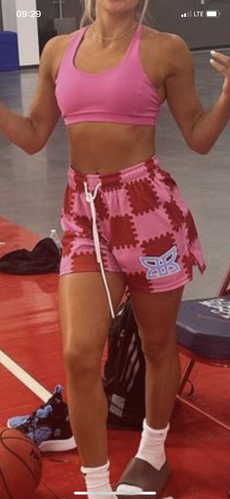 Pink Basketball Shorts, Girls Basketball Shorts, Basketball Shorts Girls, Pink Basketball, Fitness Career, Girls Basketball, Basketball Girls, Basketball Shorts, Short Girls