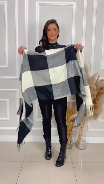 Anaïs fashion sur TikTok How To Wear A Blanket Scarf, Scarf Wearing Styles, Ways To Tie Scarves, Star Shoe, Diy Fashion Scarf, Ways To Wear A Scarf, How To Wear A Scarf, Scarf Outfit, Diy Fashion Hacks