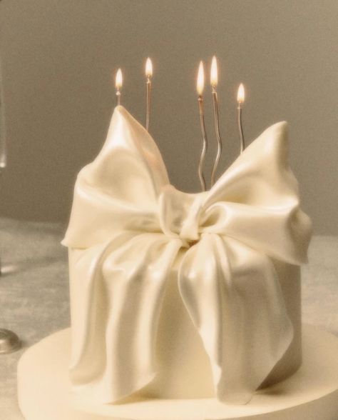 All Tied Up in a Bow, Part Two Ribbon Wedding Cake, Bow Tie Cake, Tie Cake, Bow Wedding Cakes, White Birthday Cakes, Ribbon Cake, Vintage Birthday Cakes, Bow Cakes, Cute Birthday Ideas