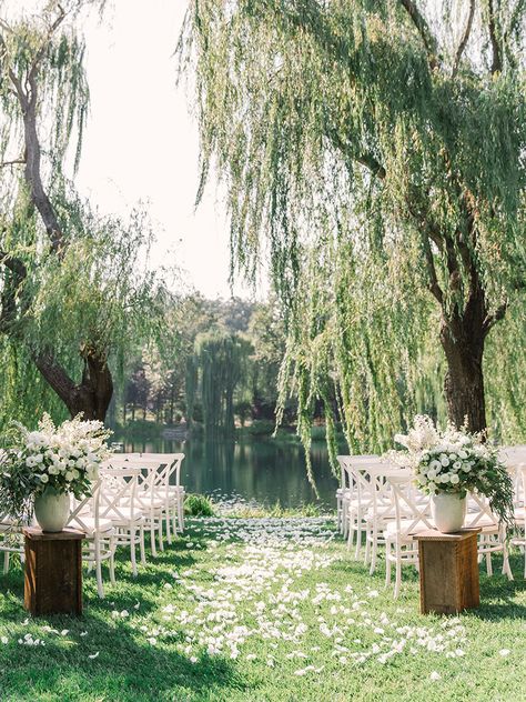 Wedding Ceremony Ideas, Tree Wedding Ceremony, Willow Tree Wedding, White Chairs, Dream Wedding Venues, Garden Wedding Decorations, Future Wedding Plans, Outdoor Wedding Decorations, Tree Wedding