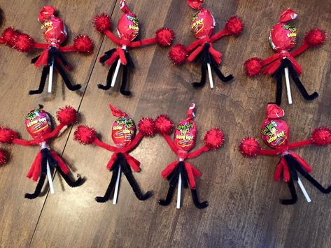 Cheerleading Valentines Ideas, Cheer Motivational Treats, Cheerleader Blow Pops, Cheer Blow Pops, Blow Pop Cheerleader, Cheerleader Suckers, Cheer Themed Snacks, Cheerleader Party Favors, Cheerleader Gift Bags