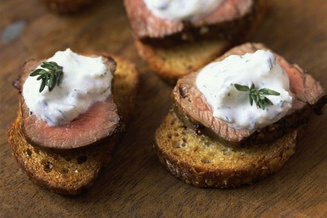 This pungent yet cool and creamy horseradish sauce wakes up the palate, making it perfect to serve with a roasted prime rib. Sauce For Beef, Horseradish Sauce Recipe, Prime Rib Sauce, Horseradish Sauce, Roast Beef Recipes, Marinade Sauce, Prime Rib Roast, Prime Rib, Lamb Recipes