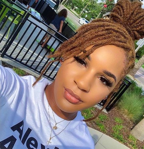 Hairstyles With Dreads, Locks Hairstyles, Dreadlocks Hairstyles, Short Dreads, Short Locs, Cute Dreads, Beautiful Dreadlocks, Short Locs Hairstyles, Dreadlock Styles